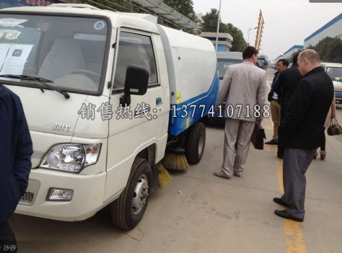 程力專汽掃路車 高效清潔，隨到隨提，品質保障